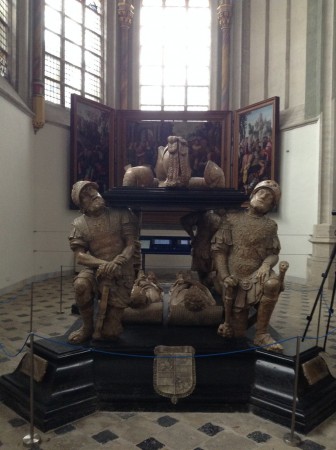 Het Nassaugraf in de grote kerk